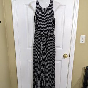 WHBM Black & White Chevron Striped Sleeveless Waist Tie Maxi Dress - siz…